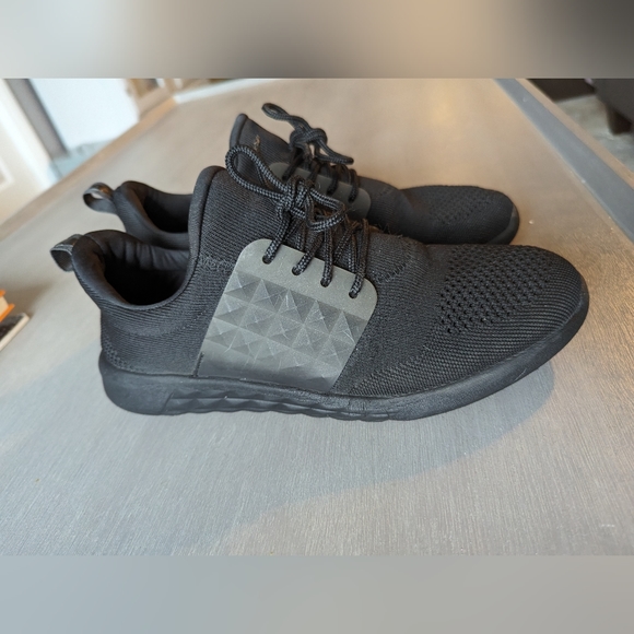 Women's Aldo running shoes - Picture 1 of 4